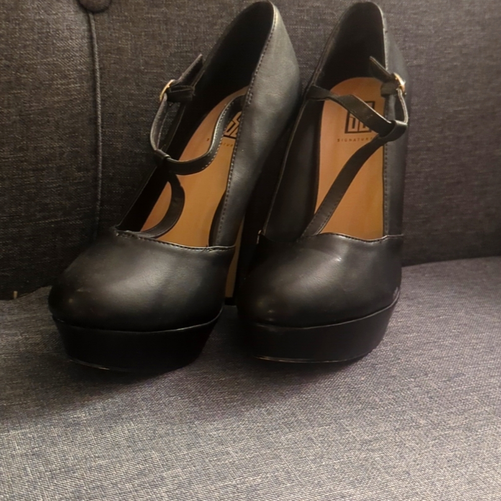 Shoedazzle sexy black t-strap platform pump sz 8